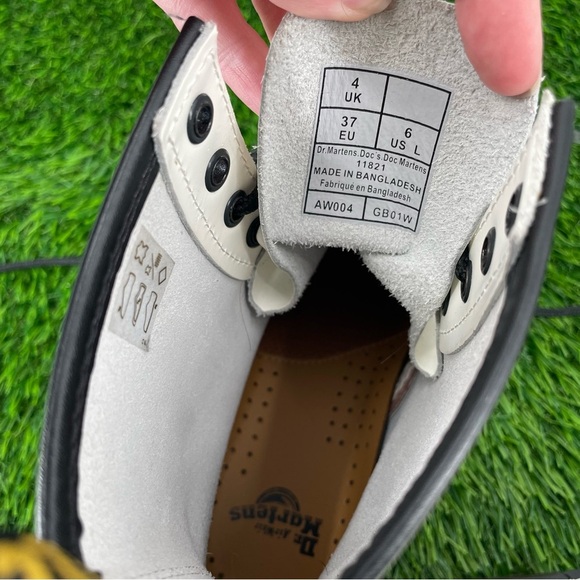 Dr. Martens NEW AirWair Classic 1460 White Smooth Leather Lace Up Combat Boots - Picture 7 of 11